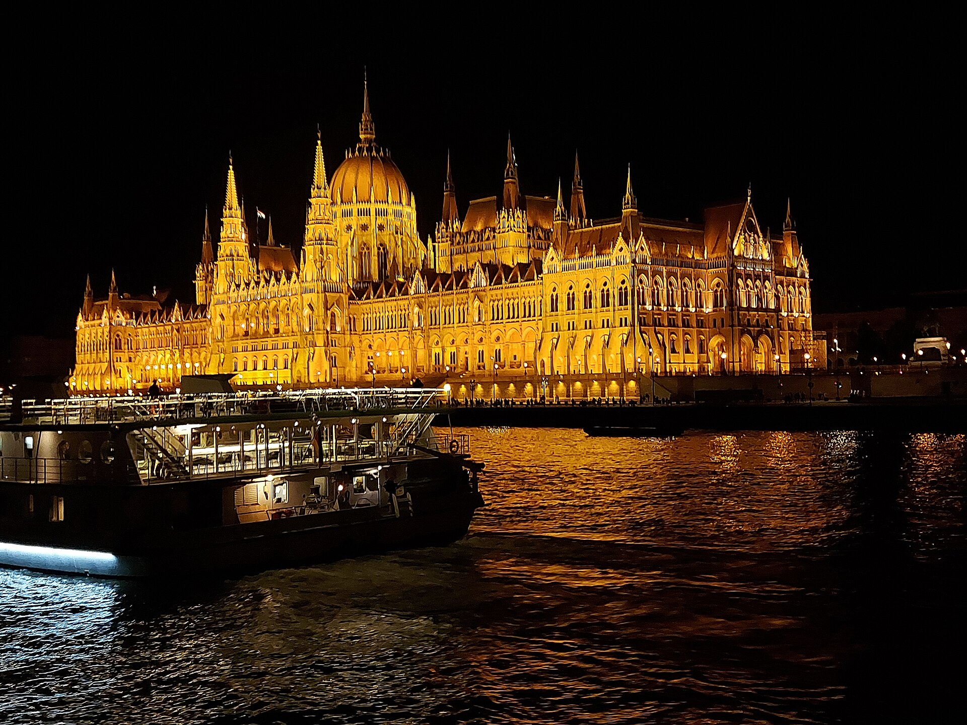 Danube river cruise Budapest night