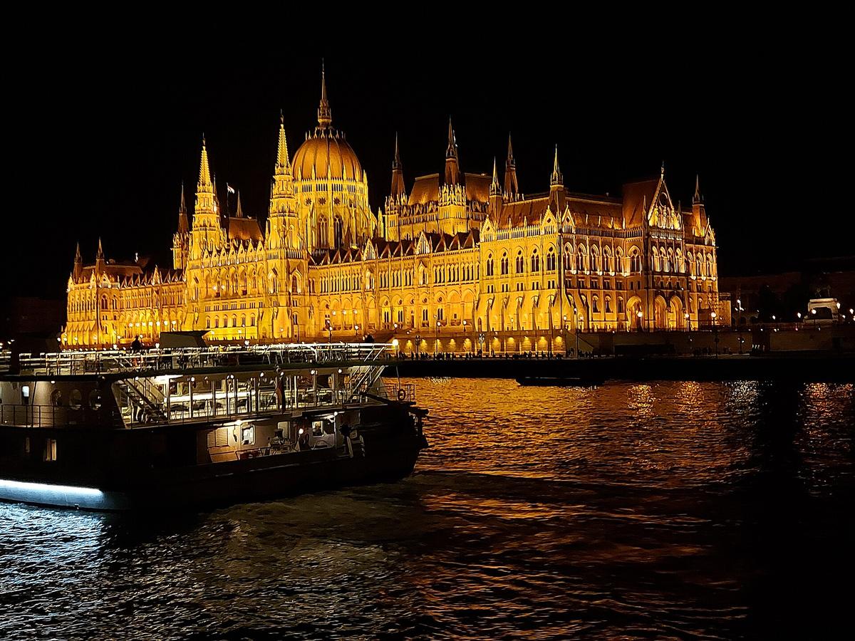 Danube river cruise Budapest night